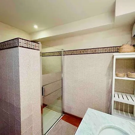 « cote Jardin » Central/piscine/jacuzzi/parking Prázdninový dům *