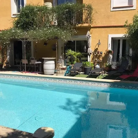 « cote Jardin » Central/piscine/jacuzzi/parking Carcassonne